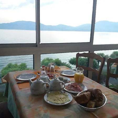 National Hotel 2*